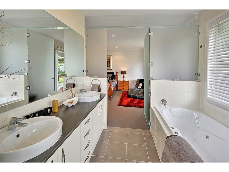 33 The Dales Crescent, Little Mountain QLD 4551