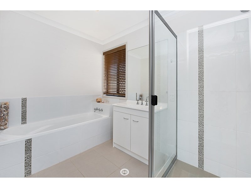 44 Liekefett Way, Little Mountain QLD 4551