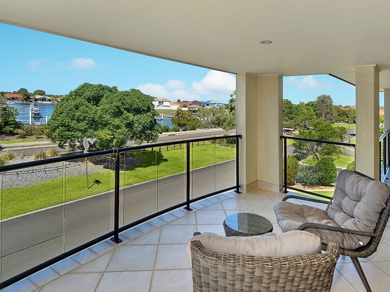 52 Kalowendha Avenue, Pelican Waters QLD 4551