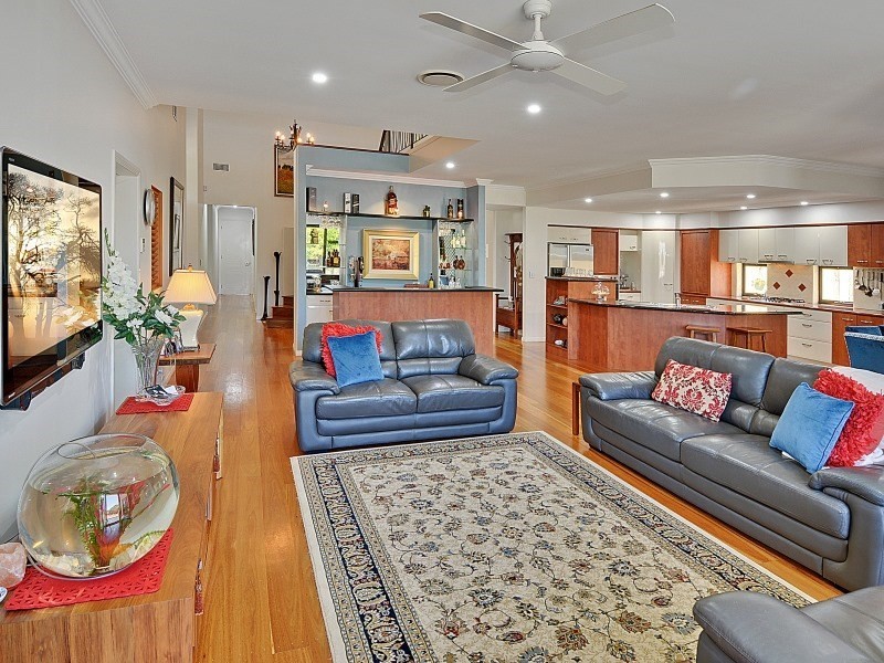 52 Kalowendha Avenue, Pelican Waters QLD 4551