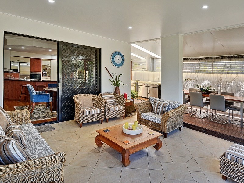 52 Kalowendha Avenue, Pelican Waters QLD 4551