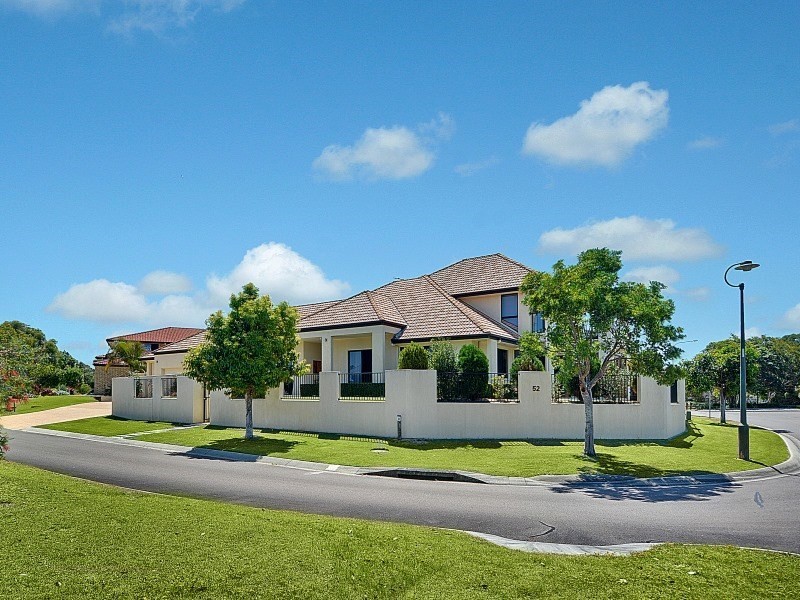 52 Kalowendha Avenue, Pelican Waters QLD 4551