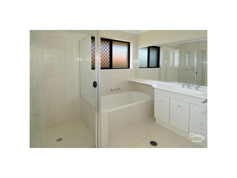 67 O’Reilly Drive, Caloundra West QLD 4551