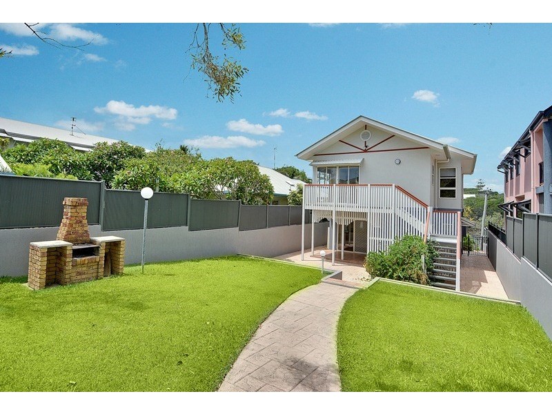 10 Cooroora Street, Dicky Beach QLD 4551