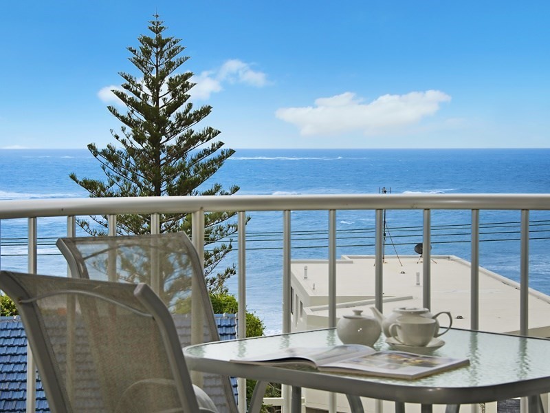 Unit 15 ‘Resort Estoril’ 38 McIIwraith Street, Moffat Beach QLD 4551