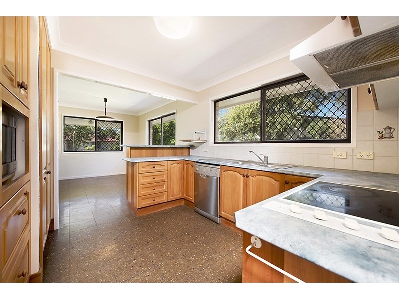 4 Theresa Street, Golden Beach QLD 4551