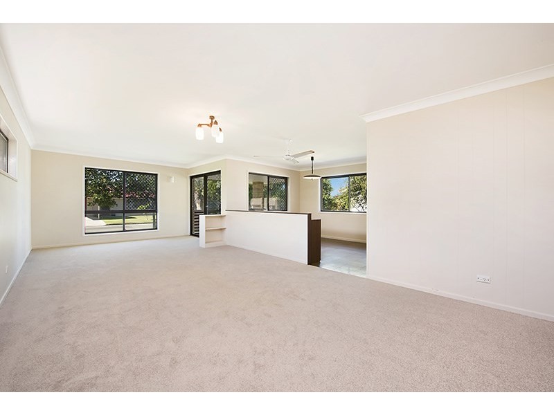 4 Theresa Street, Golden Beach QLD 4551