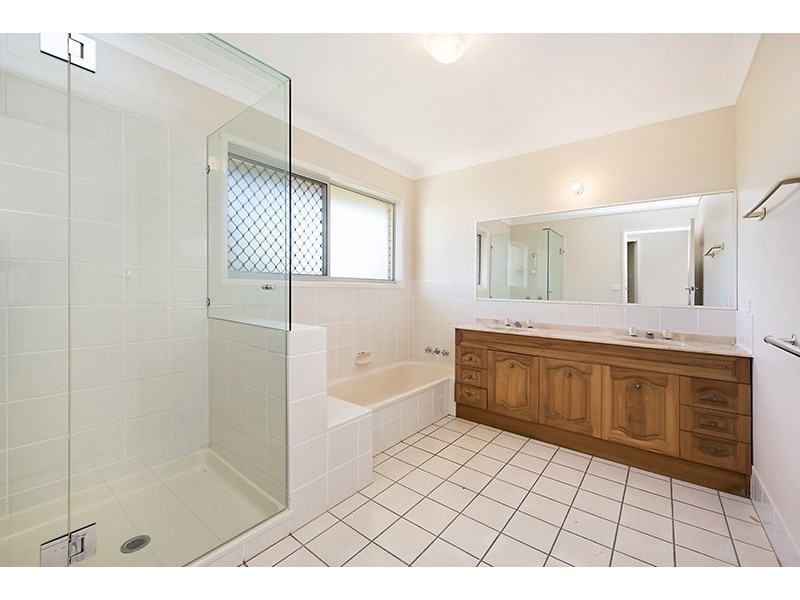 4 Theresa Street, Golden Beach QLD 4551