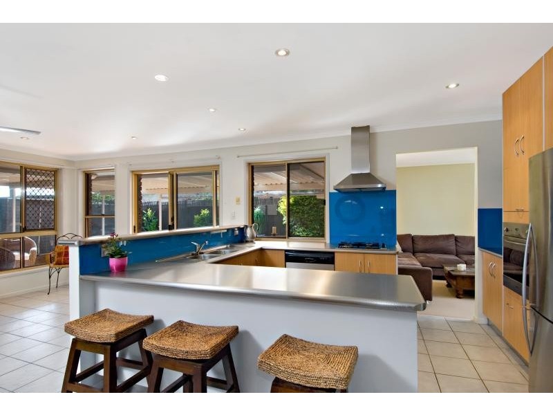 4 Arilpa Street, Warana QLD 4575