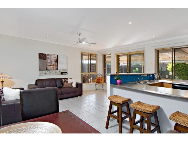 4 Arilpa Street, Warana QLD 4575