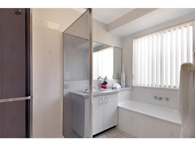 4 Arilpa Street, Warana QLD 4575
