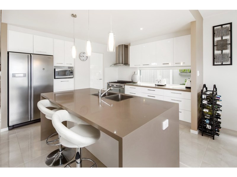 7 Swivel Court, Birtinya QLD 4575