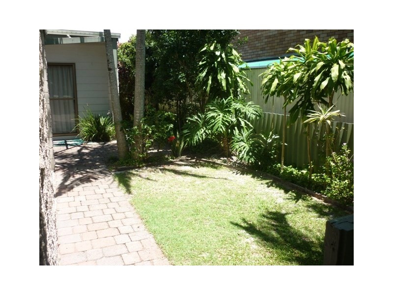 2/16 Watson Street, Currimundi QLD 4551