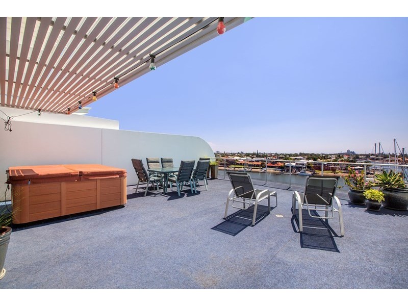 Unit 408 ‘Bluewater Point’ 13 Nicklin Way, Minyama QLD 4575