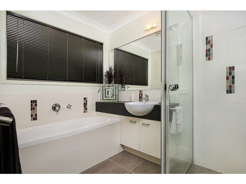 14 Cuba Court, Kawana Island QLD 4575