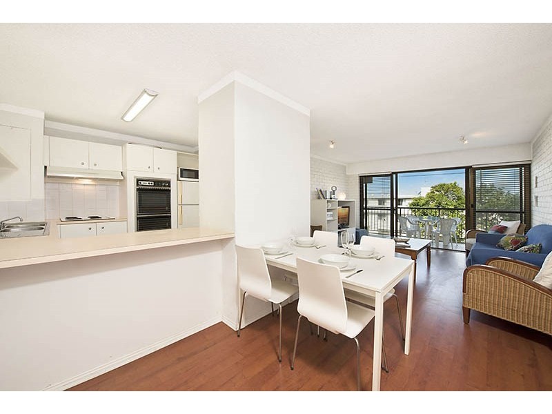 Unit 2 ‘Oceanic Apartments’ 14 Warne Terrace, Kings Beach QLD 4551