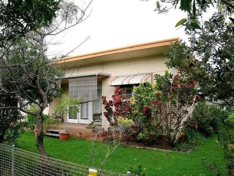 10 Mackay Street, Dicky Beach QLD 4551