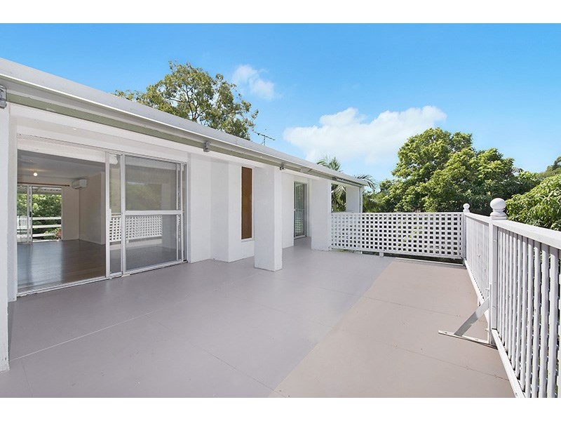 3 Bray Street, Dicky Beach QLD 4551