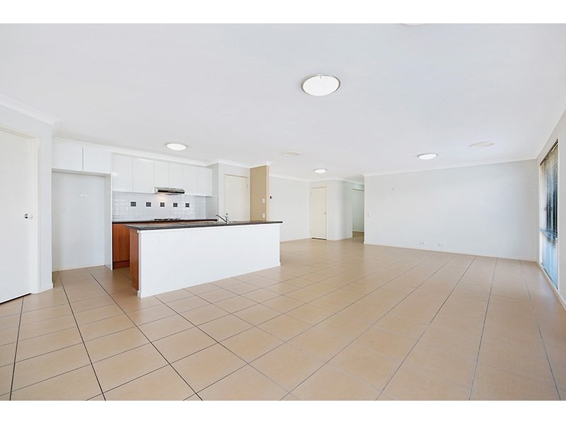 7 Liekefett Way, Little Mountain QLD 4551