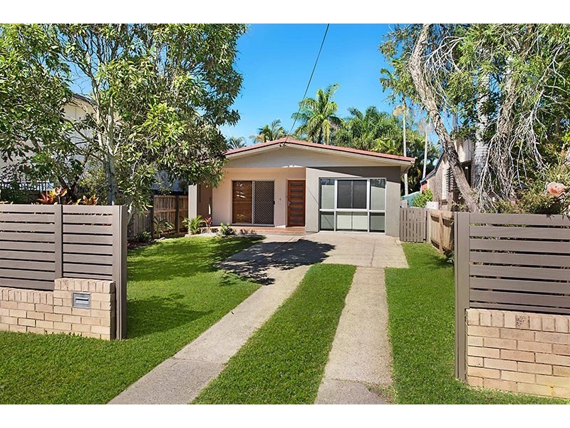 82 Roderick Street, Moffat Beach QLD 4551