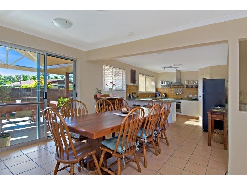 16 Crusader Street, Battery Hill QLD 4551