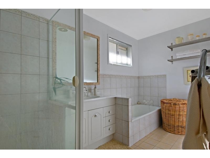 16 Crusader Street, Battery Hill QLD 4551