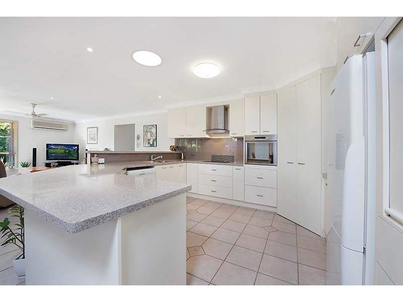 2 Pamphlet Place, Pelican Waters QLD 4551