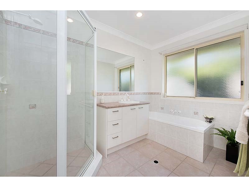 2 Pamphlet Place, Pelican Waters QLD 4551