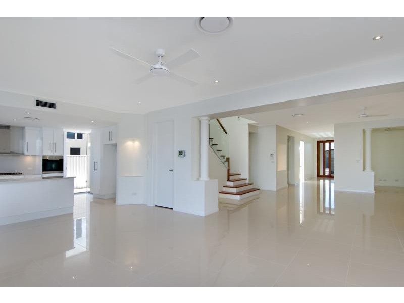 8 Westholme Circuit, Pelican Waters QLD 4551