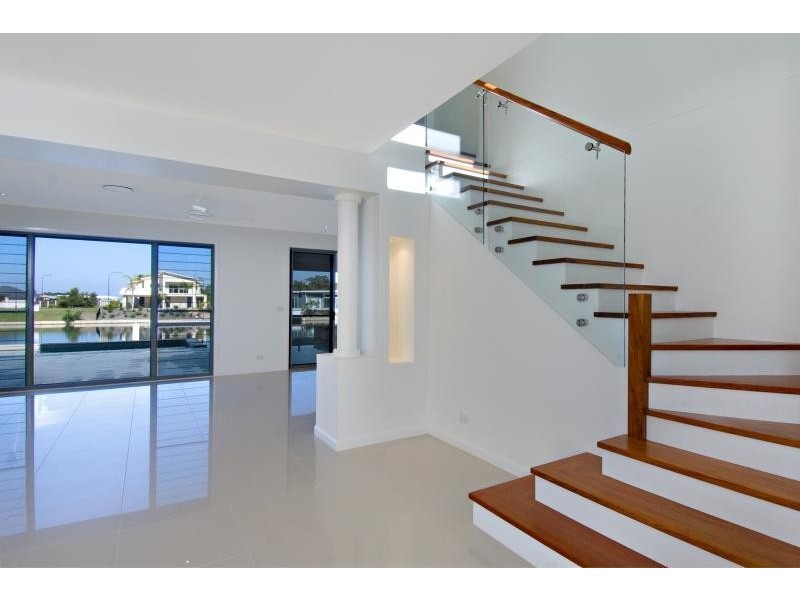 8 Westholme Circuit, Pelican Waters QLD 4551