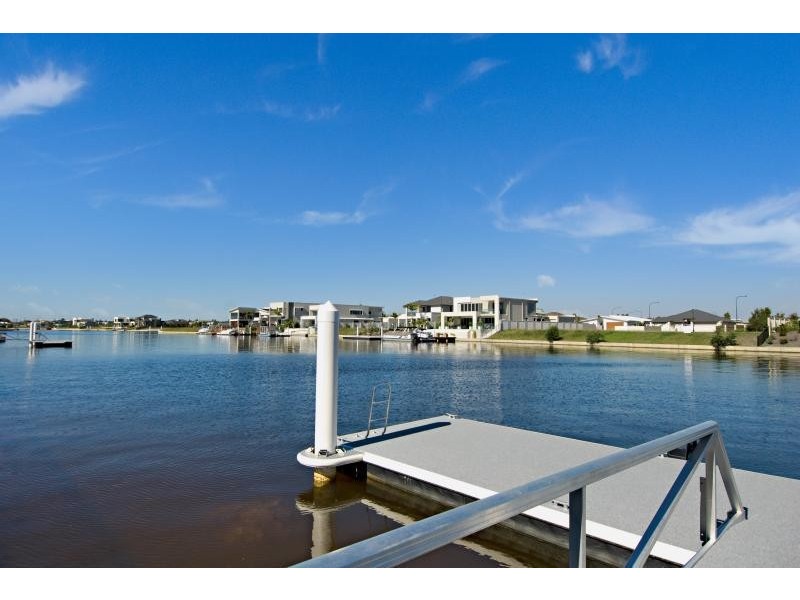8 Westholme Circuit, Pelican Waters QLD 4551