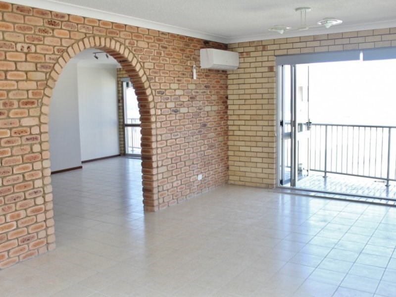 Unit 11, 7 Mahia Terrace, Kings Beach QLD 4551