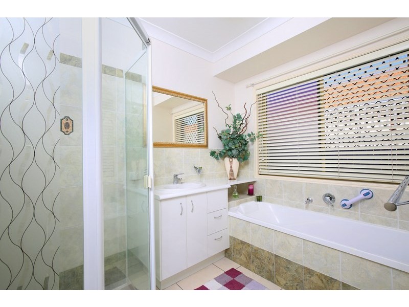 8 Carr Place, Pelican Waters QLD 4551