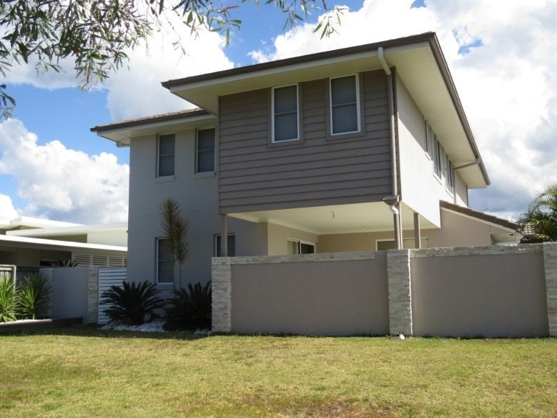 17 The Promenade, Pelican Waters QLD 4551