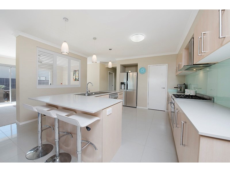 13 Airlie Crescent, Pelican Waters QLD 4551