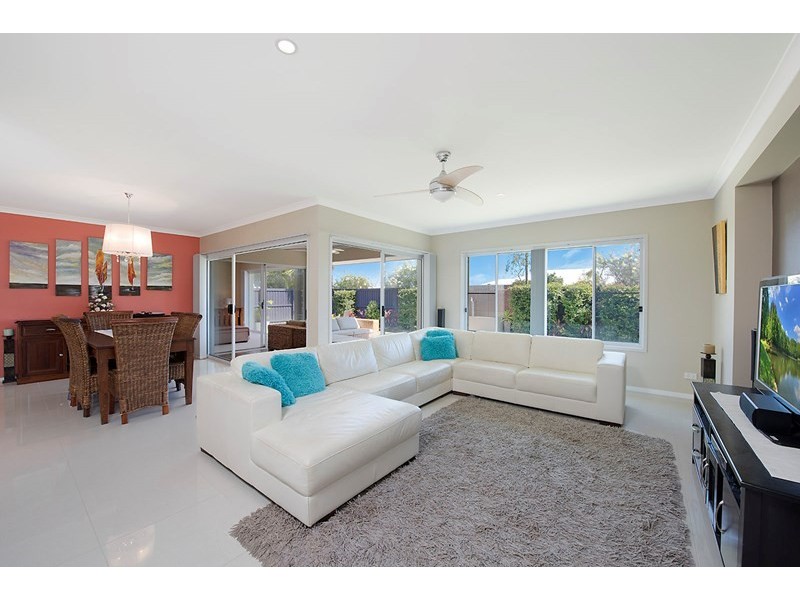 13 Airlie Crescent, Pelican Waters QLD 4551