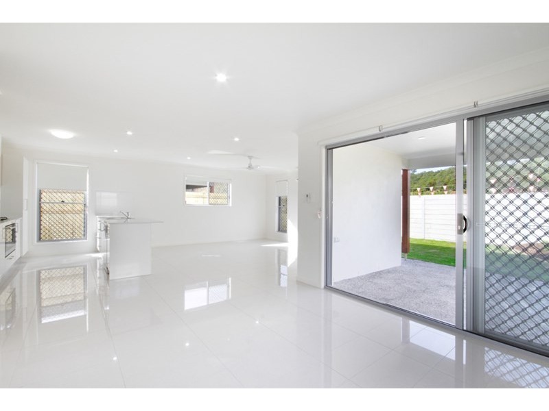 67 Wilderness Circuit, Little Mountain QLD 4551