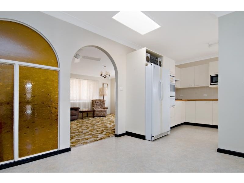 24 Booker Parade, Golden Beach QLD 4551