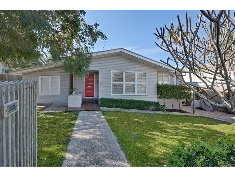 11 Burgess Street, Kings Beach QLD 4551