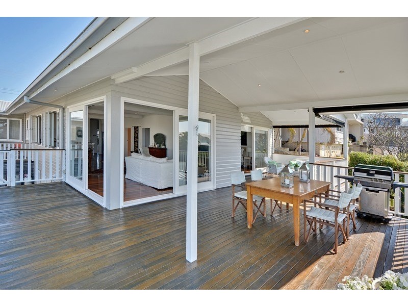 11 Burgess Street, Kings Beach QLD 4551