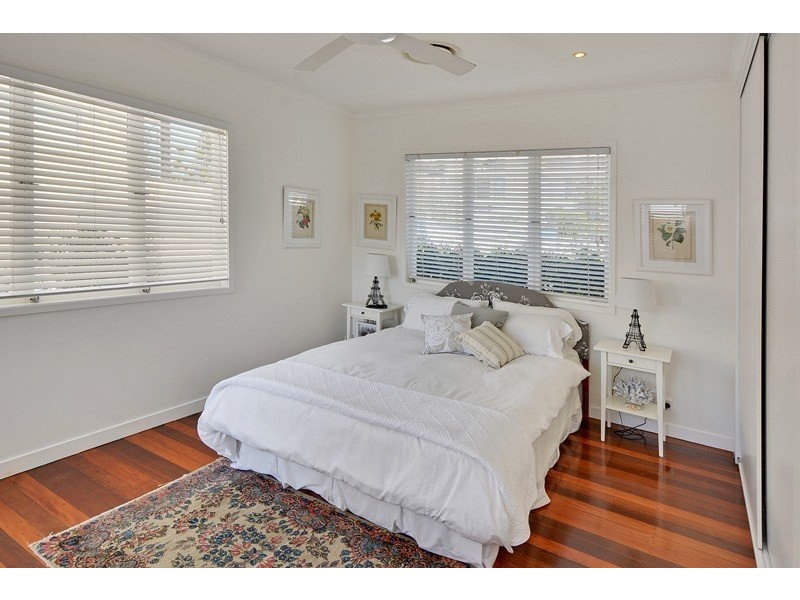 11 Burgess Street, Kings Beach QLD 4551