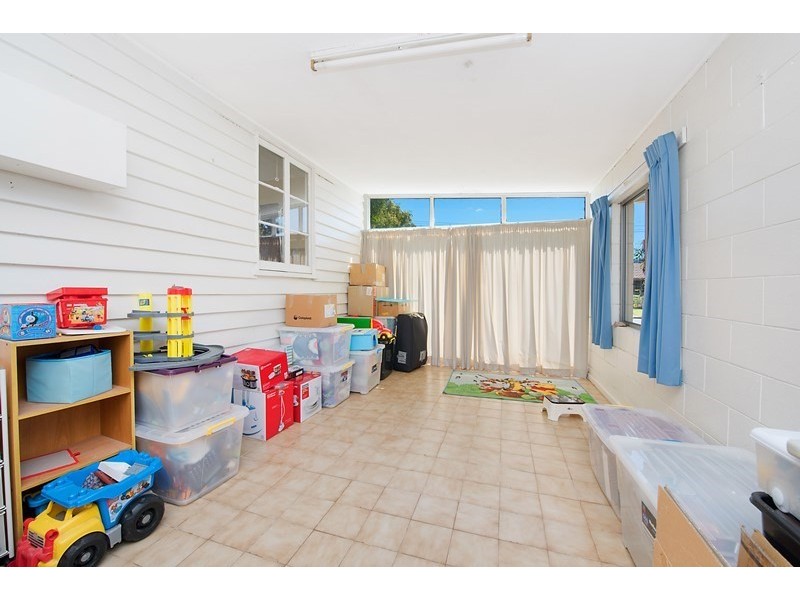 22 Onslow Street, Golden Beach QLD 4551