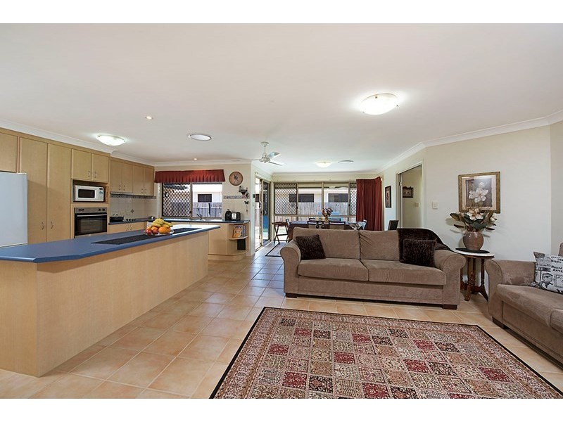 6 Carr Place, Pelican Waters QLD 4551