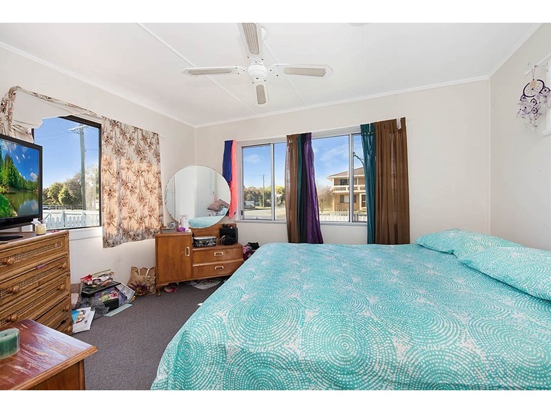 5 Burke Street, Golden Beach QLD 4551