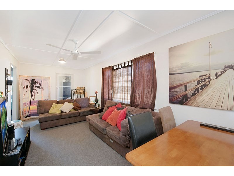5 Burke Street, Golden Beach QLD 4551