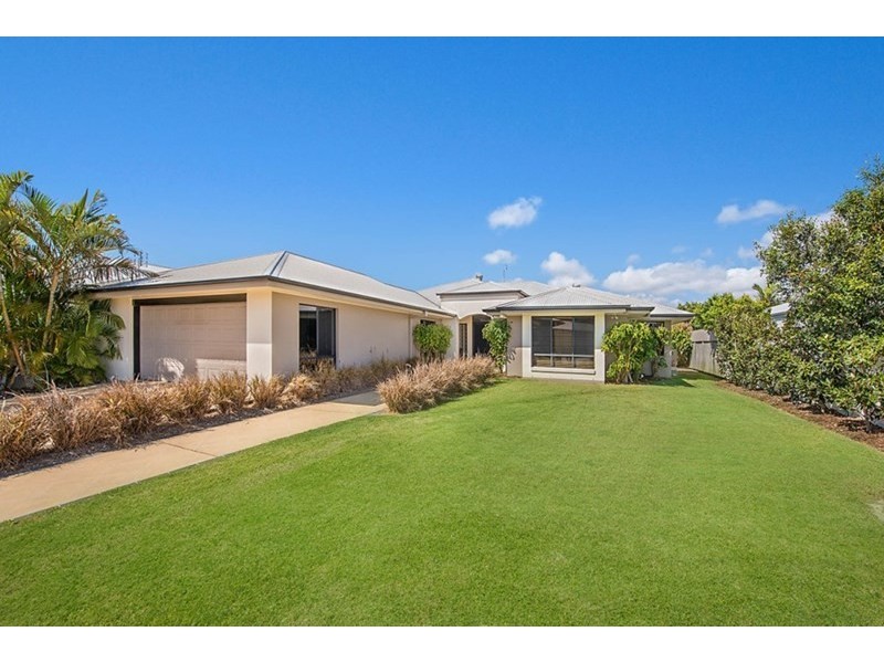 4 Quayline Close, Pelican Waters QLD 4551
