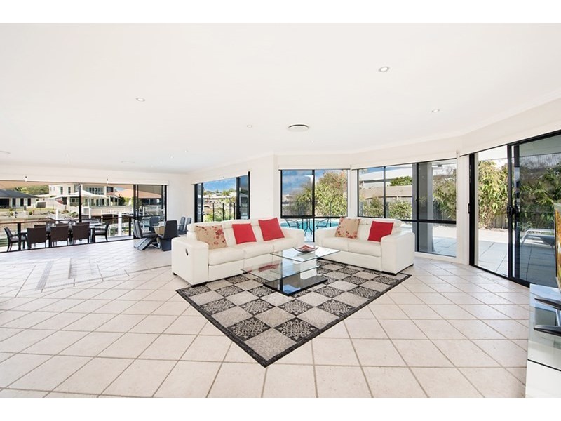 4 Quayline Close, Pelican Waters QLD 4551