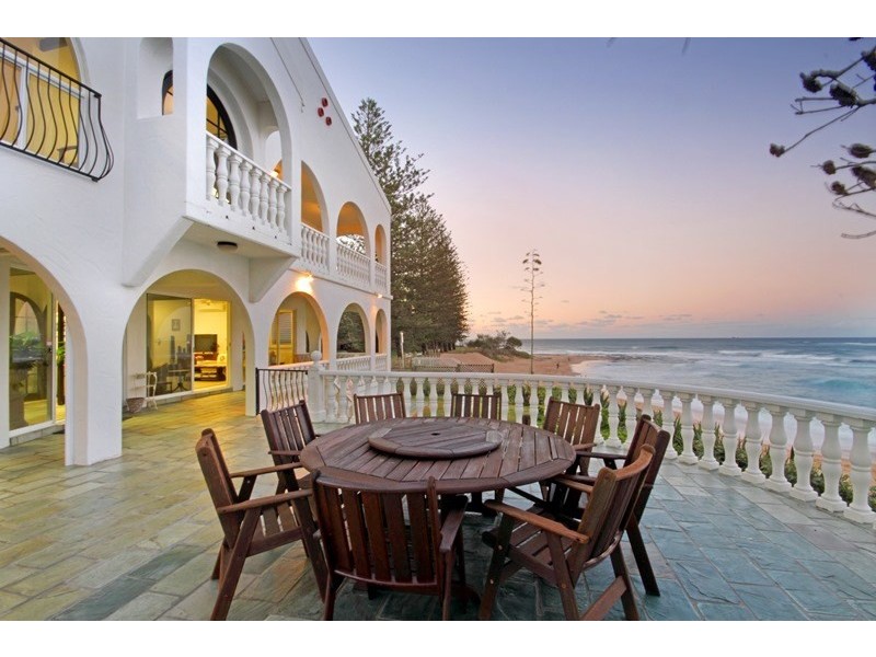 2 Cooroora Street, Dicky Beach QLD 4551