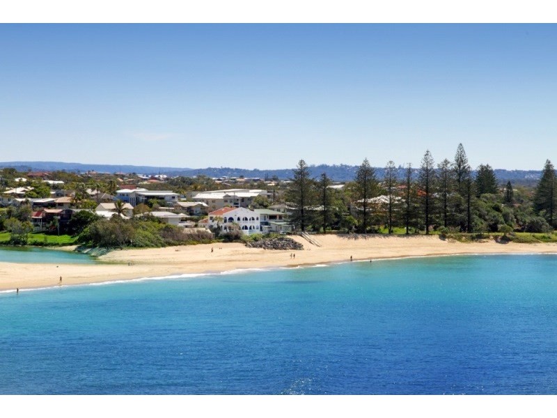 2 Cooroora Street, Dicky Beach QLD 4551