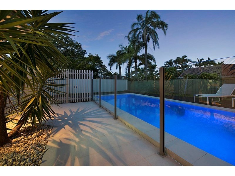 71 Poinsettia Avenue, Mooloolaba QLD 4557